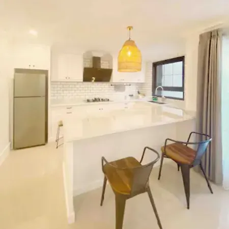 Loewys Home Tanjung Duren Jakarta Barat Exterior photo