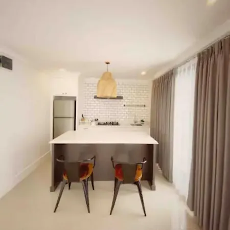 Loewys Home Tanjung Duren Jakarta Barat Exterior photo