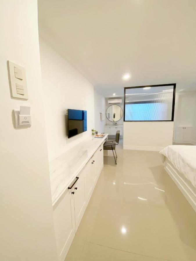 Guest house Loewys Tanjung Duren Barat *