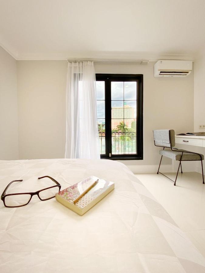 Guest house Loewys Tanjung Duren Barat